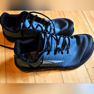 Altra Men's size 11.5 Superior Running shoes